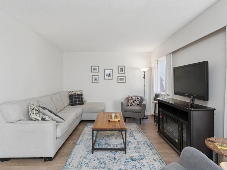 2060 Deep Cove Crescent, North Vancouver, BC, V7G 1T2 - 3