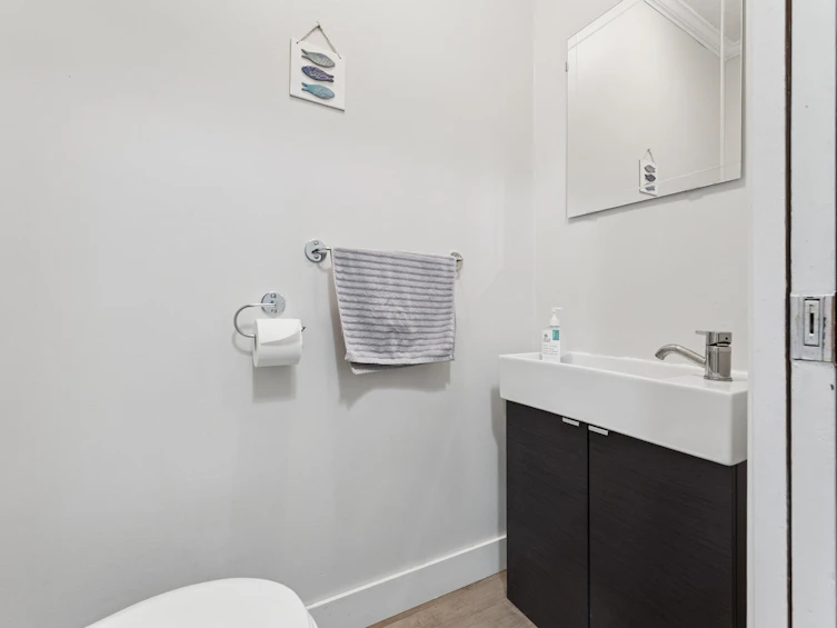 2060 Deep Cove Crescent, North Vancouver, BC, V7G 1T2 - 10