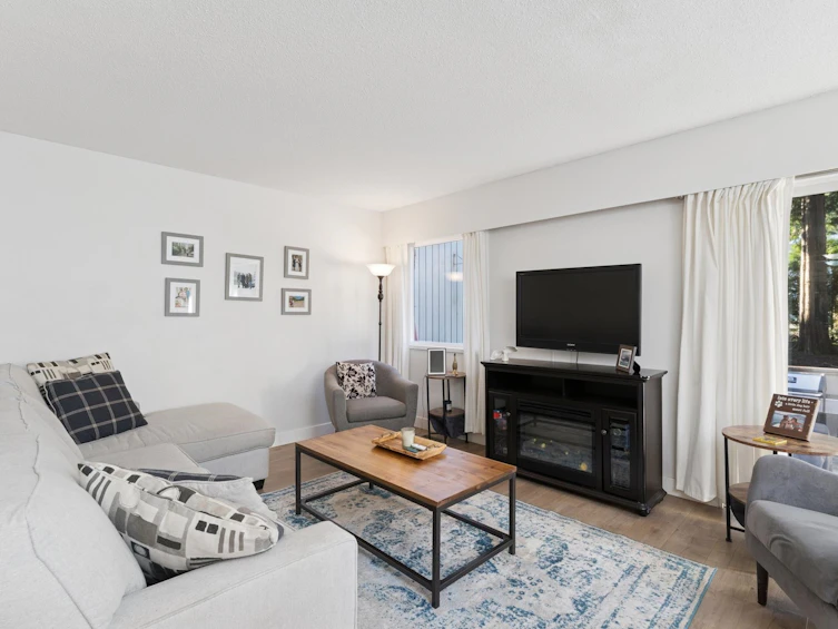 2060 Deep Cove Crescent, North Vancouver, BC, V7G 1T2 - 2