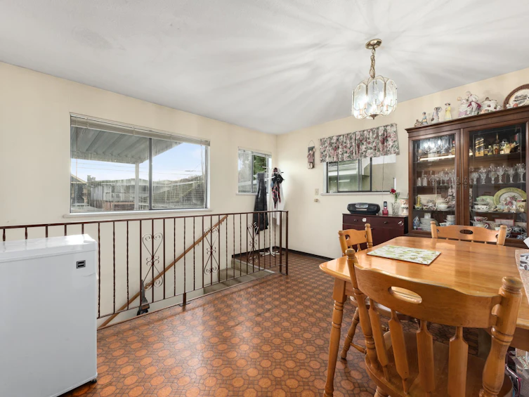4240 Dundas Street, Burnaby, BC, V5C 1B1 - 8