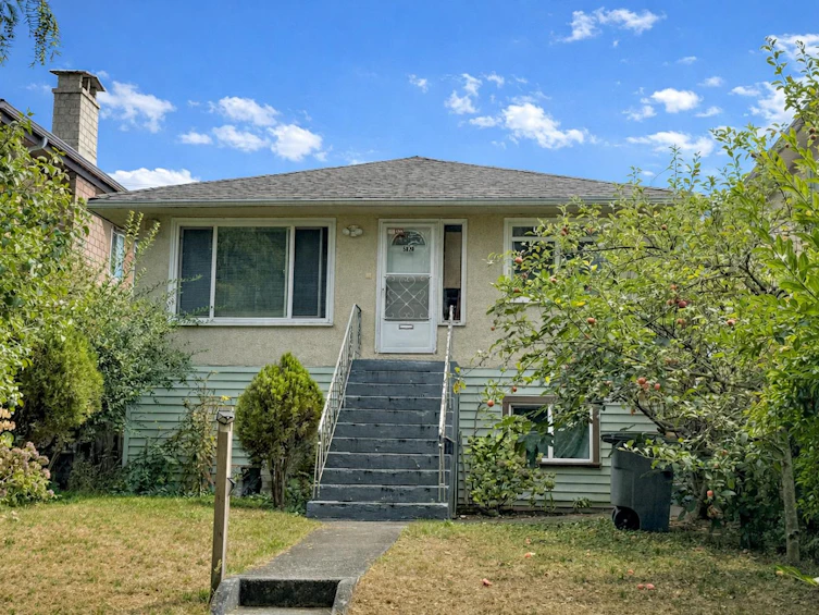 5828 Kerr Street, Vancouver, BC, V5R 4C1