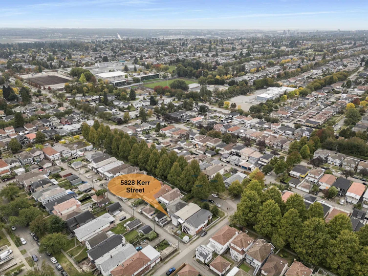 5828 Kerr Street, Vancouver, BC, V5R 4C1 - 2