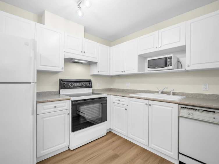 101-3638 Rae Avenue, Vancouver, BC, V5R 2P5 - 10