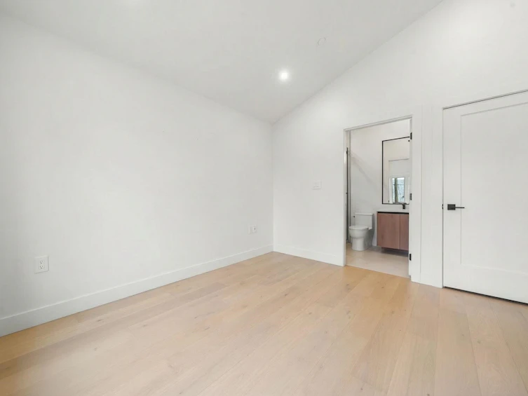 3483 Adanac Street, Vancouver, BC, V5K 4P4 - 26