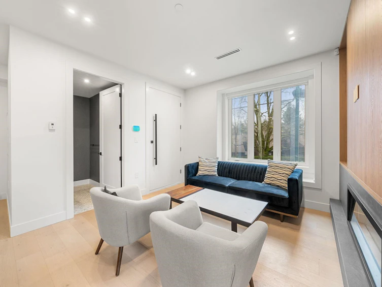 3483 Adanac Street, Vancouver, BC, V5K 4P4 - 2