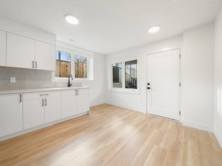 3483 Adanac Street, Vancouver, BC, V5K 4P4 - 32