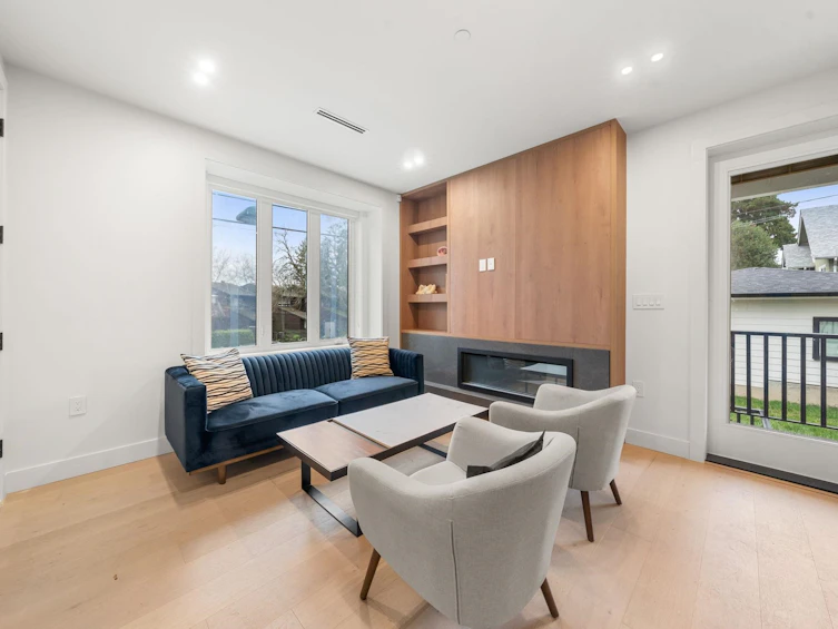 3483 Adanac Street, Vancouver, BC, V5K 4P4 - 3