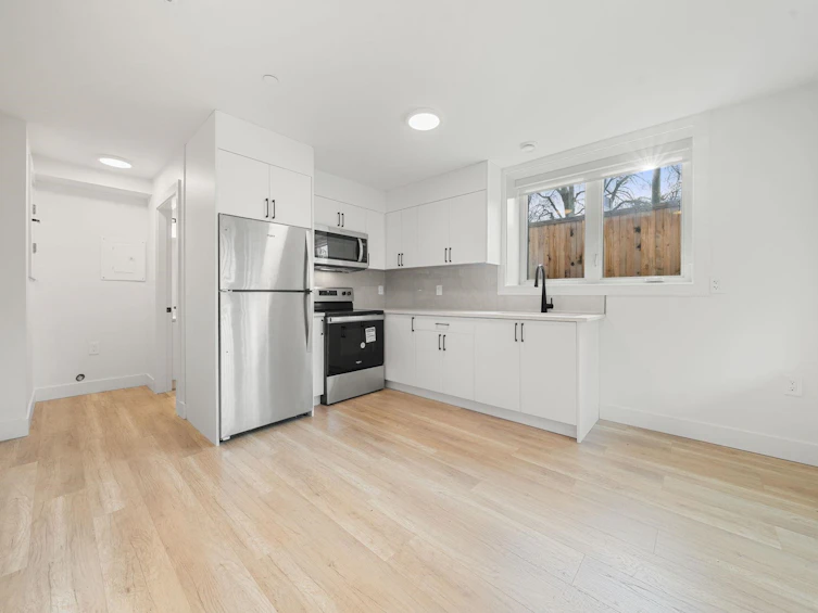 3483 Adanac Street, Vancouver, BC, V5K 4P4 - 28