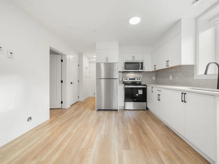 3483 Adanac Street, Vancouver, BC, V5K 4P4 - 29