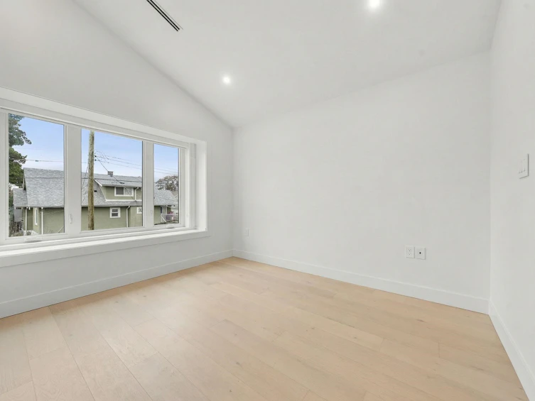 3483 Adanac Street, Vancouver, BC, V5K 4P4 - 23
