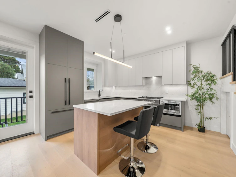 3483 Adanac Street, Vancouver, BC, V5K 4P4 - 9