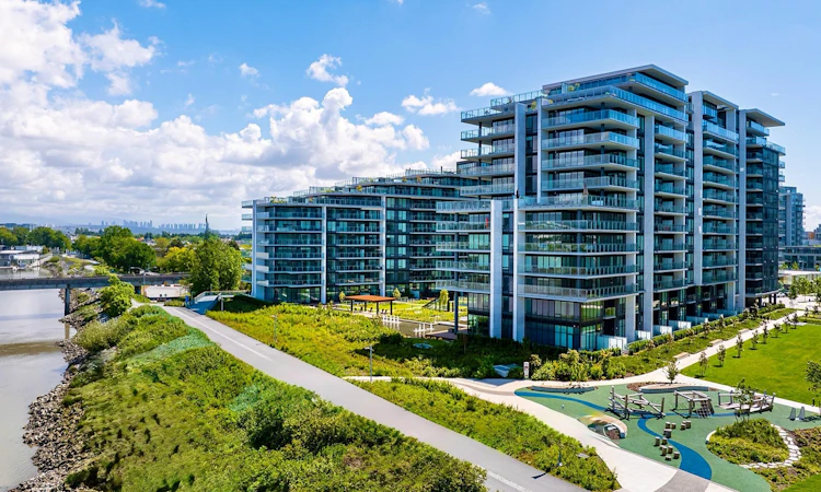 1206-6855 Pearson Way