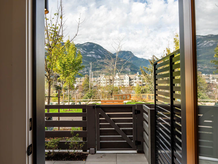 38071 Helm Way, Squamish, BC, V8B 1A8 - 32