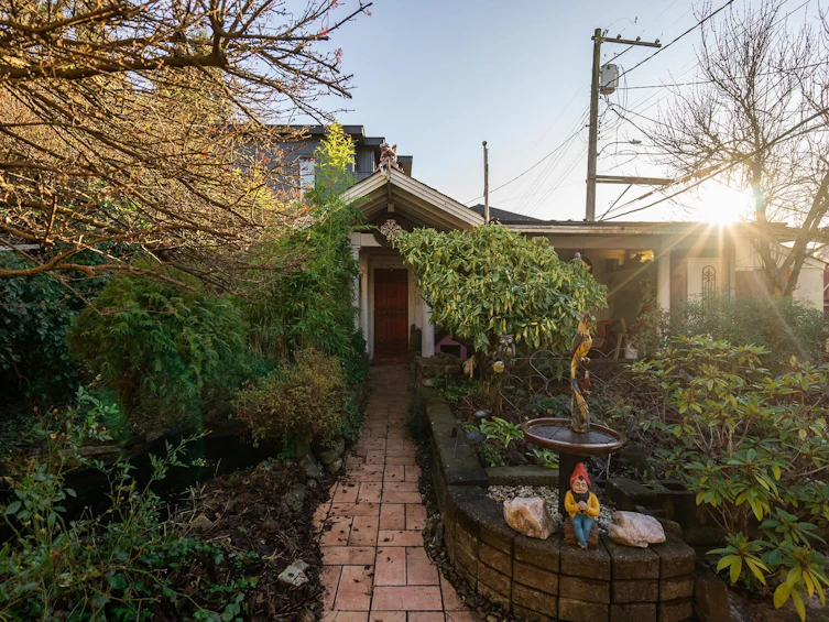 228 E 26th Avenue, Vancouver, BC, V5V 2H3 - 30