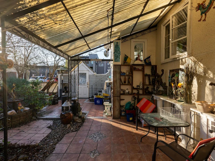 228 E 26th Avenue, Vancouver, BC, V5V 2H3 - 27