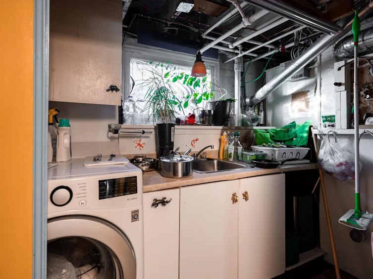 228 E 26th Avenue, Vancouver, BC, V5V 2H3 - 25