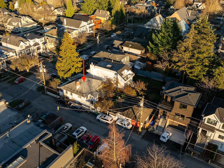 228 E 26th Avenue, Vancouver, BC, V5V 2H3 - 36