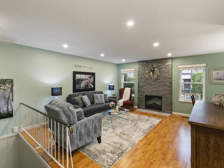 4-32925 George Ferguson Way, Abbotsford, BC, V2S 6Z9 - 2