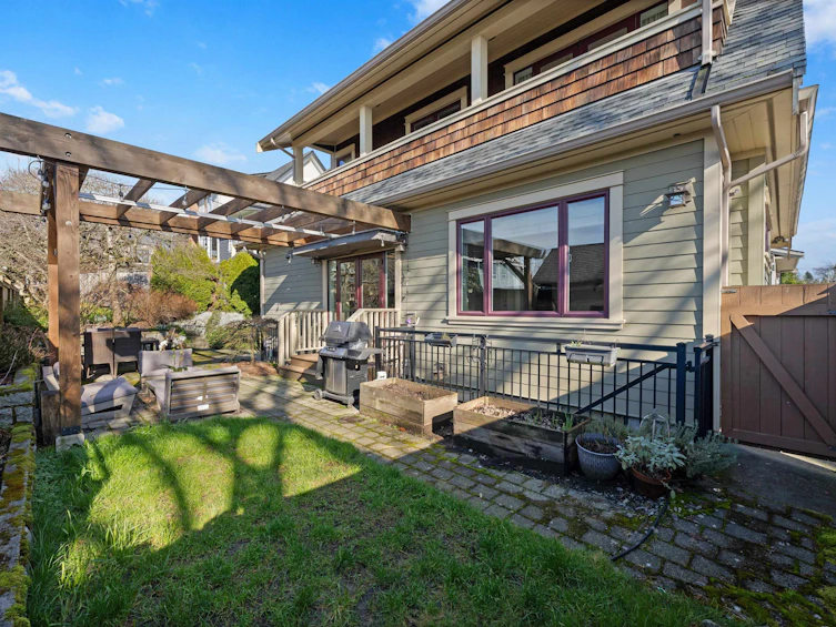 335 E 8th Street, North Vancouver, BC, V7L 1Z2 - 13