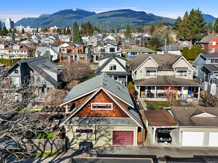 335 E 8th Street, North Vancouver, BC, V7L 1Z2 - 36