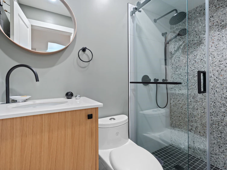 335 E 8th Street, North Vancouver, BC, V7L 1Z2 - 31