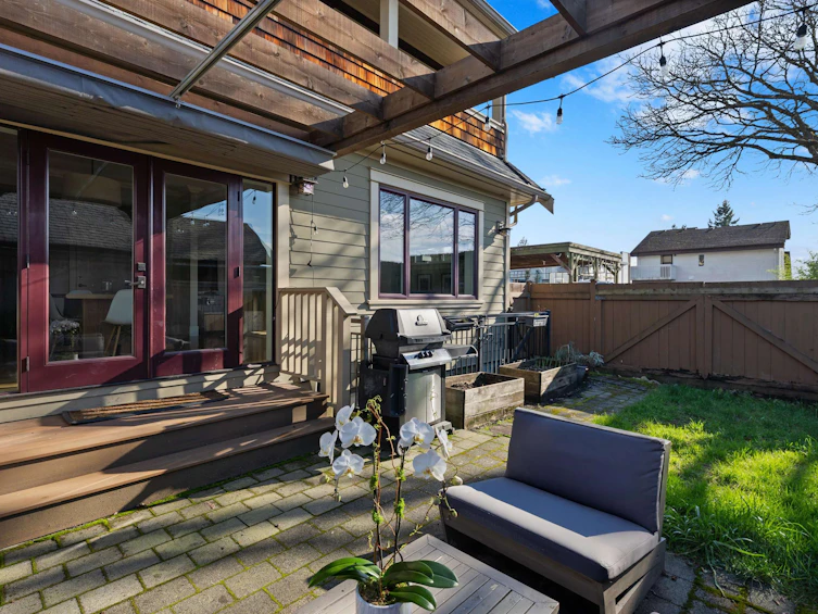 335 E 8th Street, North Vancouver, BC, V7L 1Z2 - 11