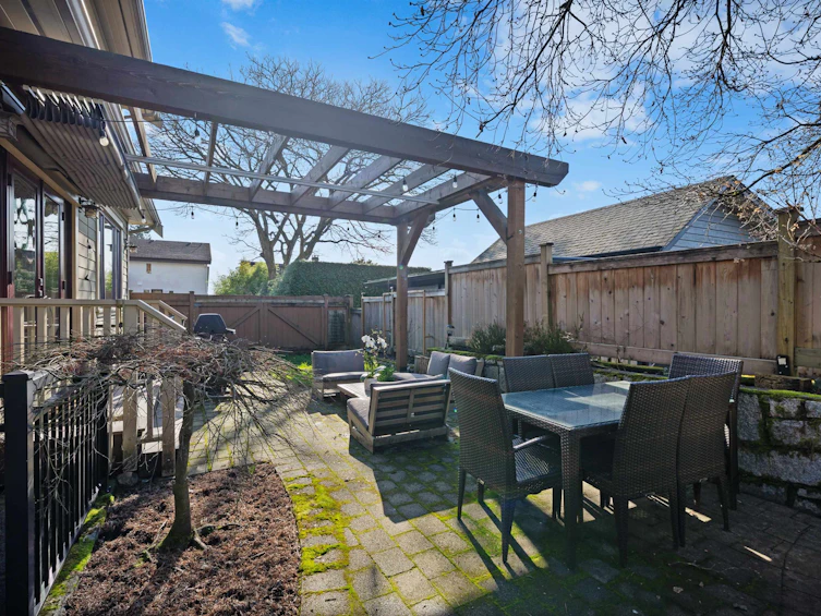 335 E 8th Street, North Vancouver, BC, V7L 1Z2 - 10