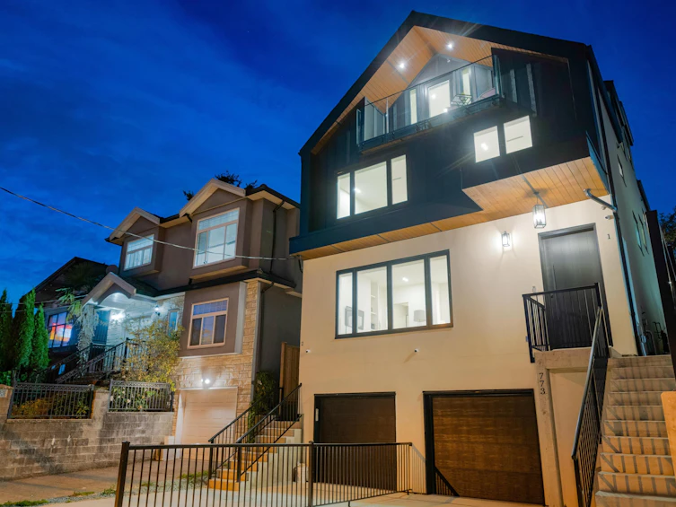 1-773 E 61st Avenue, Vancouver, BC, V5X 2C1 - 2