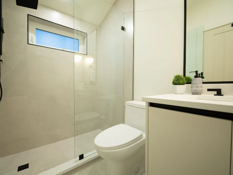 1-773 E 61st Avenue, Vancouver, BC, V5X 2C1 - 8