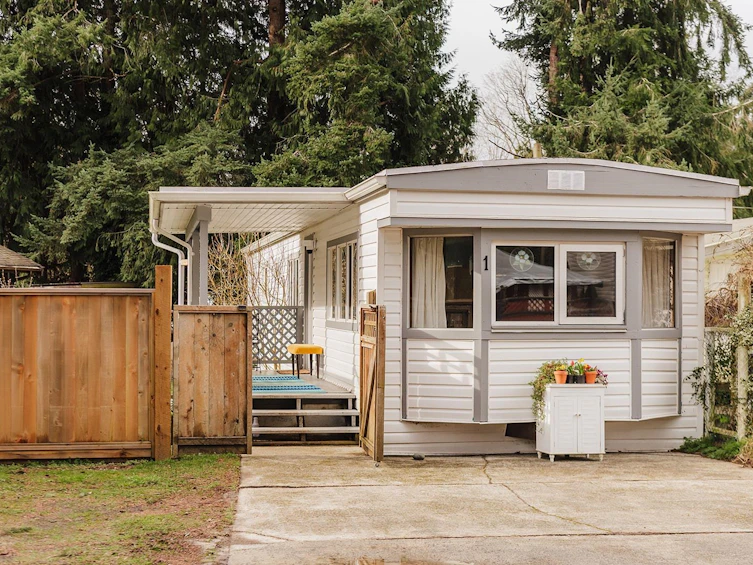 1-4514 Sunshine Coast Highway, Sechelt, BC, V7Z 0G9 - 4