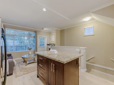 29-15151 34 Avenue - 5
