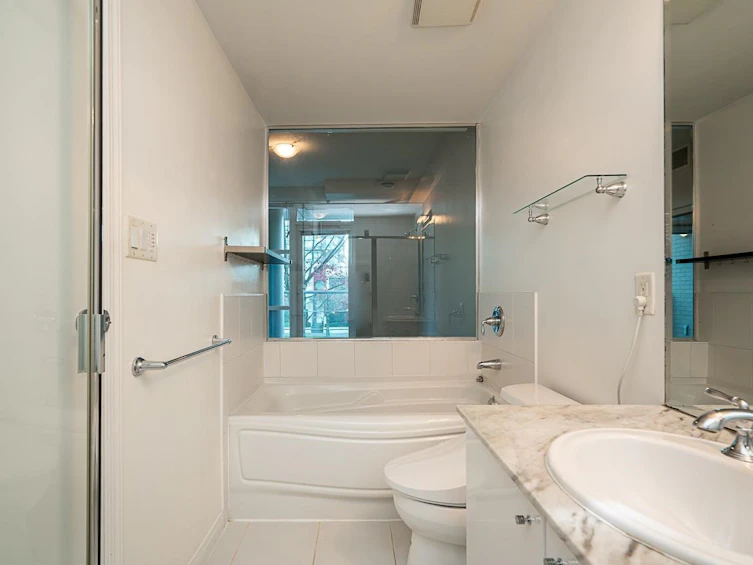 TH6-168 E Esplanade Avenue, North Vancouver, BC, V7L 4X8 - 14
