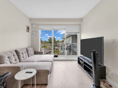 516-10838 Whalley Boulevard - 2