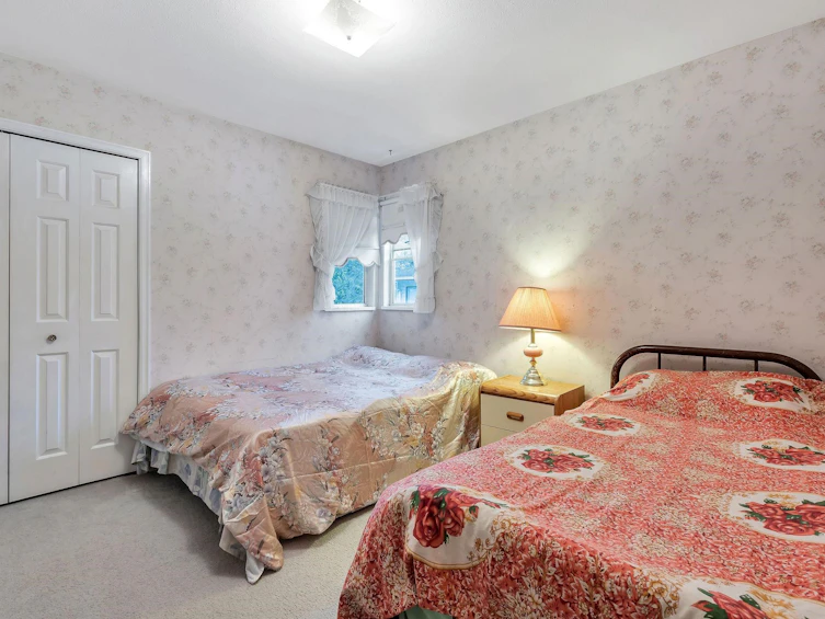 1921 155 Street, Surrey, BC, V4A 7M9 - 16
