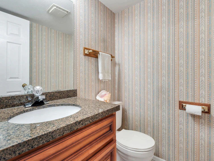 1921 155 Street, Surrey, BC, V4A 7M9 - 24