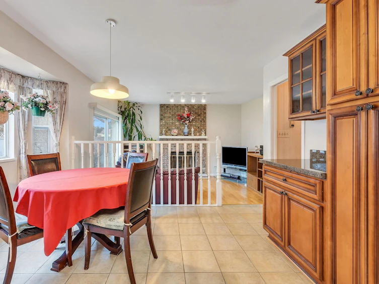 1921 155 Street, Surrey, BC, V4A 7M9 - 8