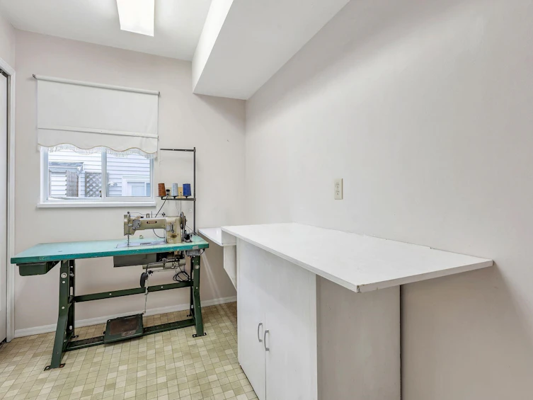 1921 155 Street, Surrey, BC, V4A 7M9 - 25