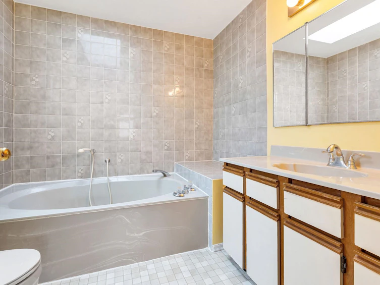 1921 155 Street, Surrey, BC, V4A 7M9 - 14