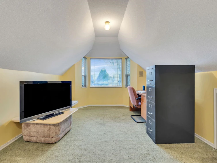 1921 155 Street, Surrey, BC, V4A 7M9 - 21