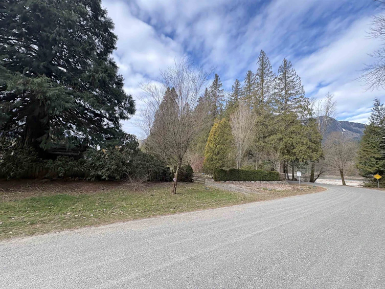 689 Hazel Street, Hope, BC, V0X 1L0 - 18