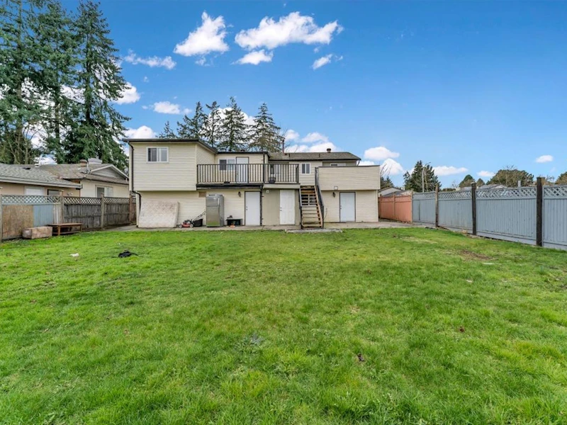 6848 135th Street, Surrey BC V3W 4W6