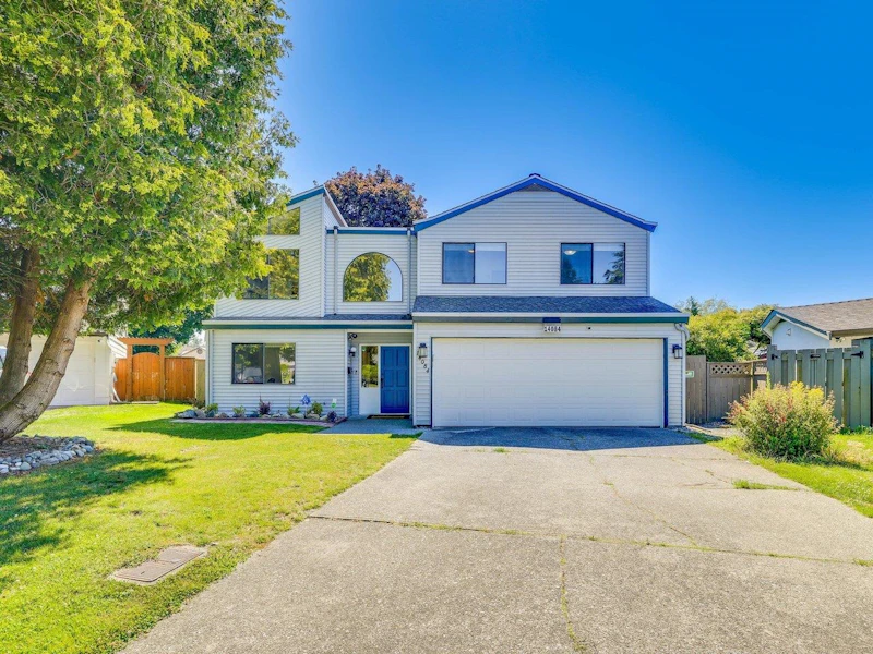 14084 17b Avenue, Surrey BC V4A 6S8