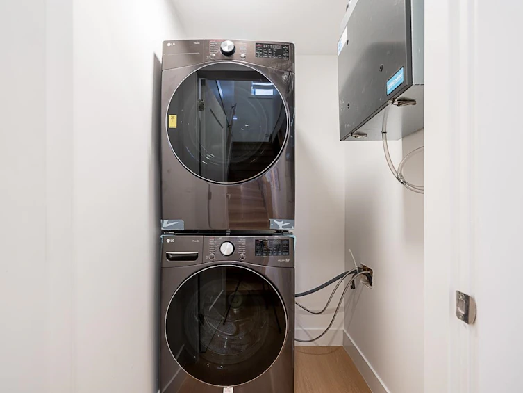 2105 E 33rd Avenue, Vancouver, BC, V5N 3E9 - 22