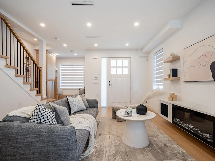 2105 E 33rd Avenue, Vancouver, BC, V5N 3E9 - 5