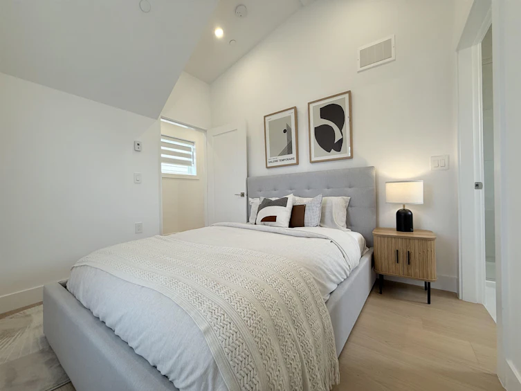 2105 E 33rd Avenue, Vancouver, BC, V5N 3E9 - 20