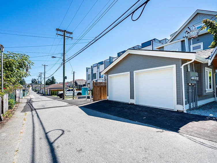 2105 E 33rd Avenue, Vancouver, BC, V5N 3E9 - 23