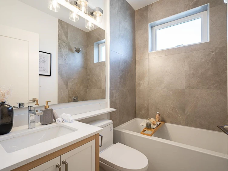 2105 E 33rd Avenue, Vancouver, BC, V5N 3E9 - 18