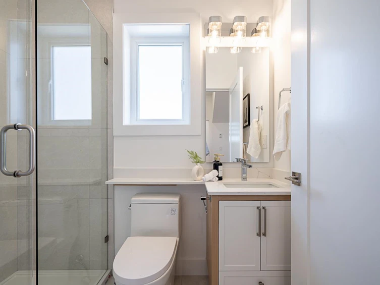 2105 E 33rd Avenue, Vancouver, BC, V5N 3E9 - 21