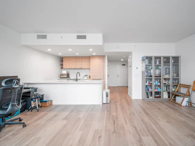 TH17-13428 105 Ave - 5