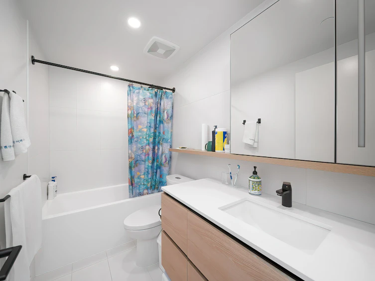 TH17-13428 105 Ave, Surrey, BC, V3T 0S6 - 17